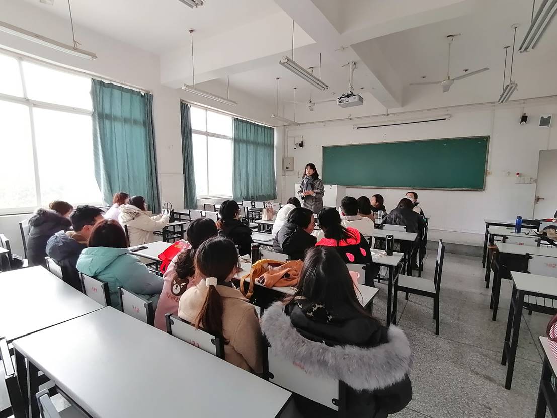 会议室里的人们中度可信度描述已自动生成